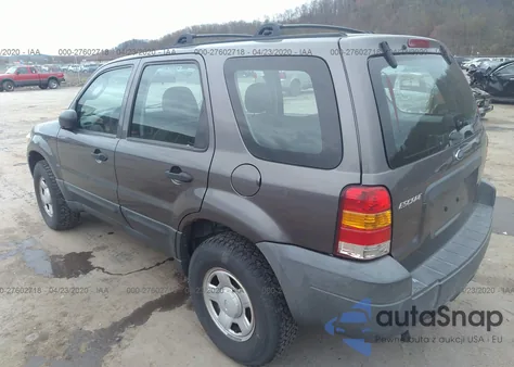 2005 Ford Escape Xls z USA, uszkodzony, nr VIN 1FMYU92Z05KA89566